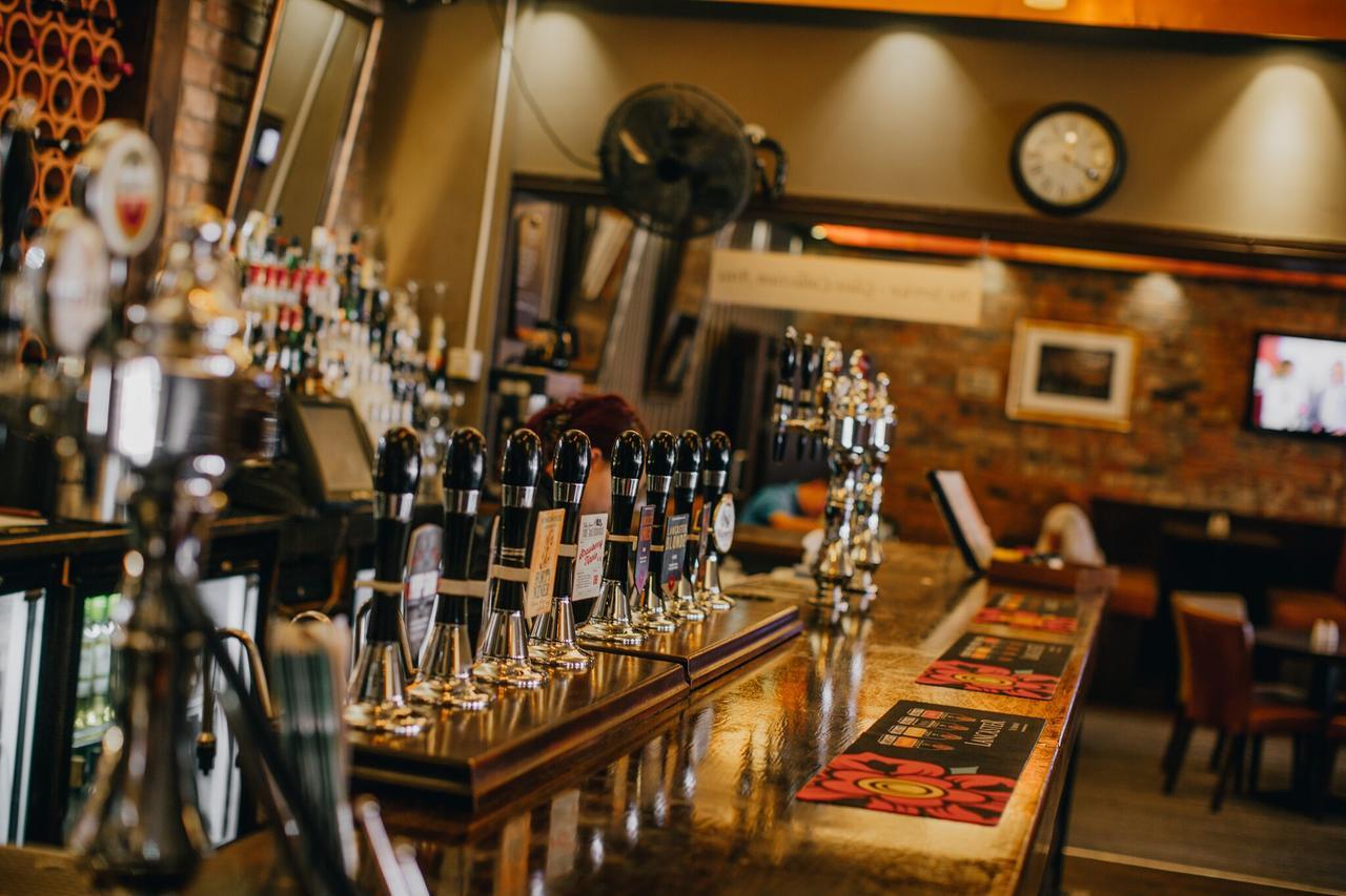 爱丁堡公爵酒店&酒吧 巴罗弗内斯 外观 照片