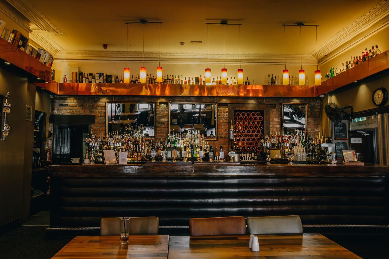 爱丁堡公爵酒店&酒吧 巴罗弗内斯 外观 照片